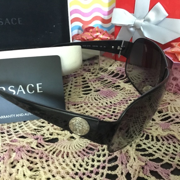Women’s Versace Sunglasses - Picture 4 of 8